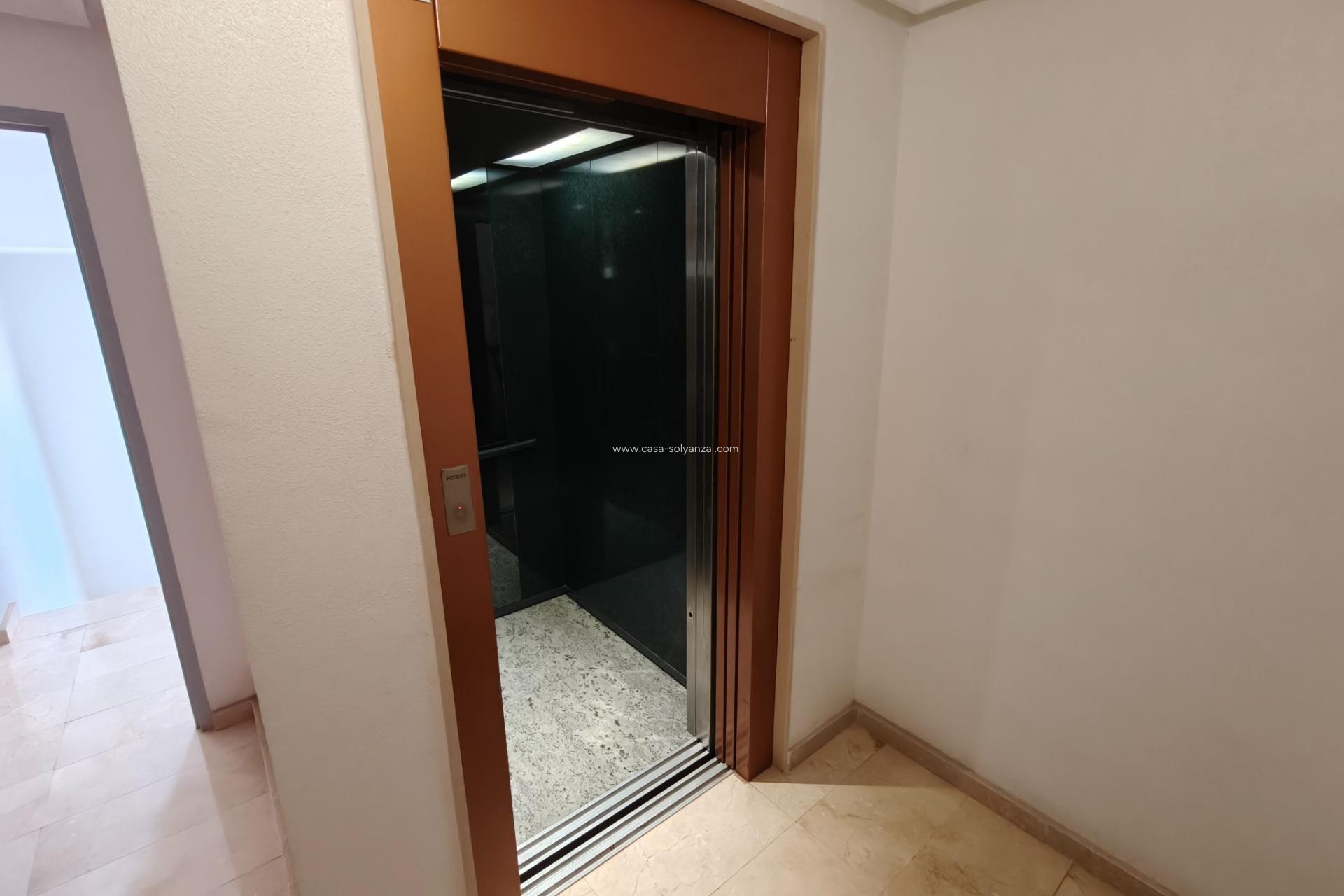 Resale - Apartment / flat - Torrevieja - Playa del Cura