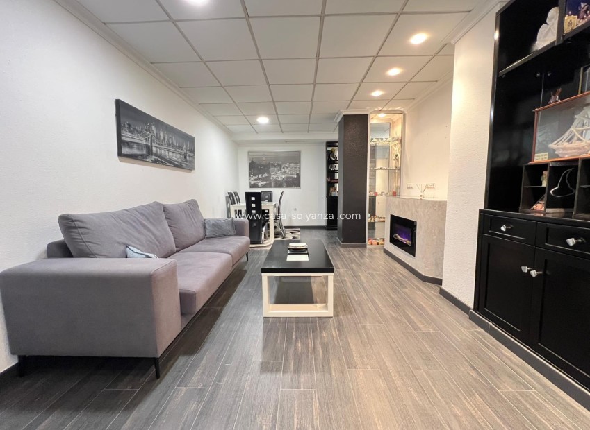 Resale - Apartment / flat - Torrevieja - Playa del Cura