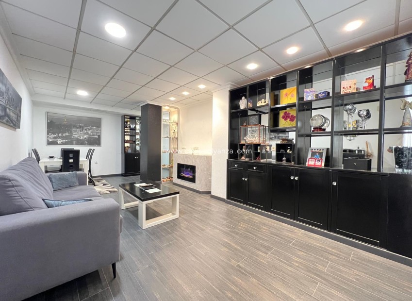 Resale - Apartment / flat - Torrevieja - Playa del Cura