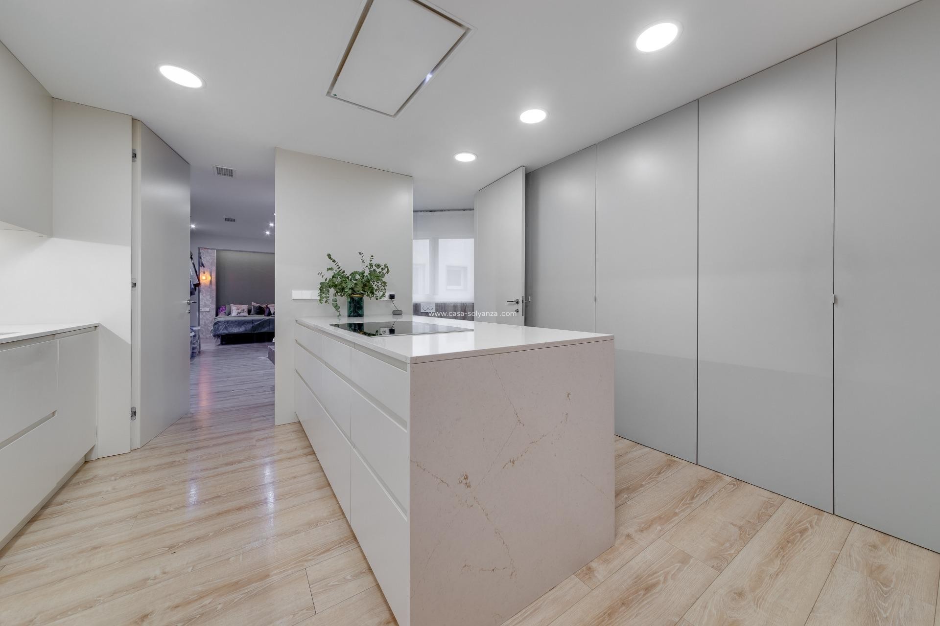 Resale - Apartment / flat - Torrevieja - Playa del Cura