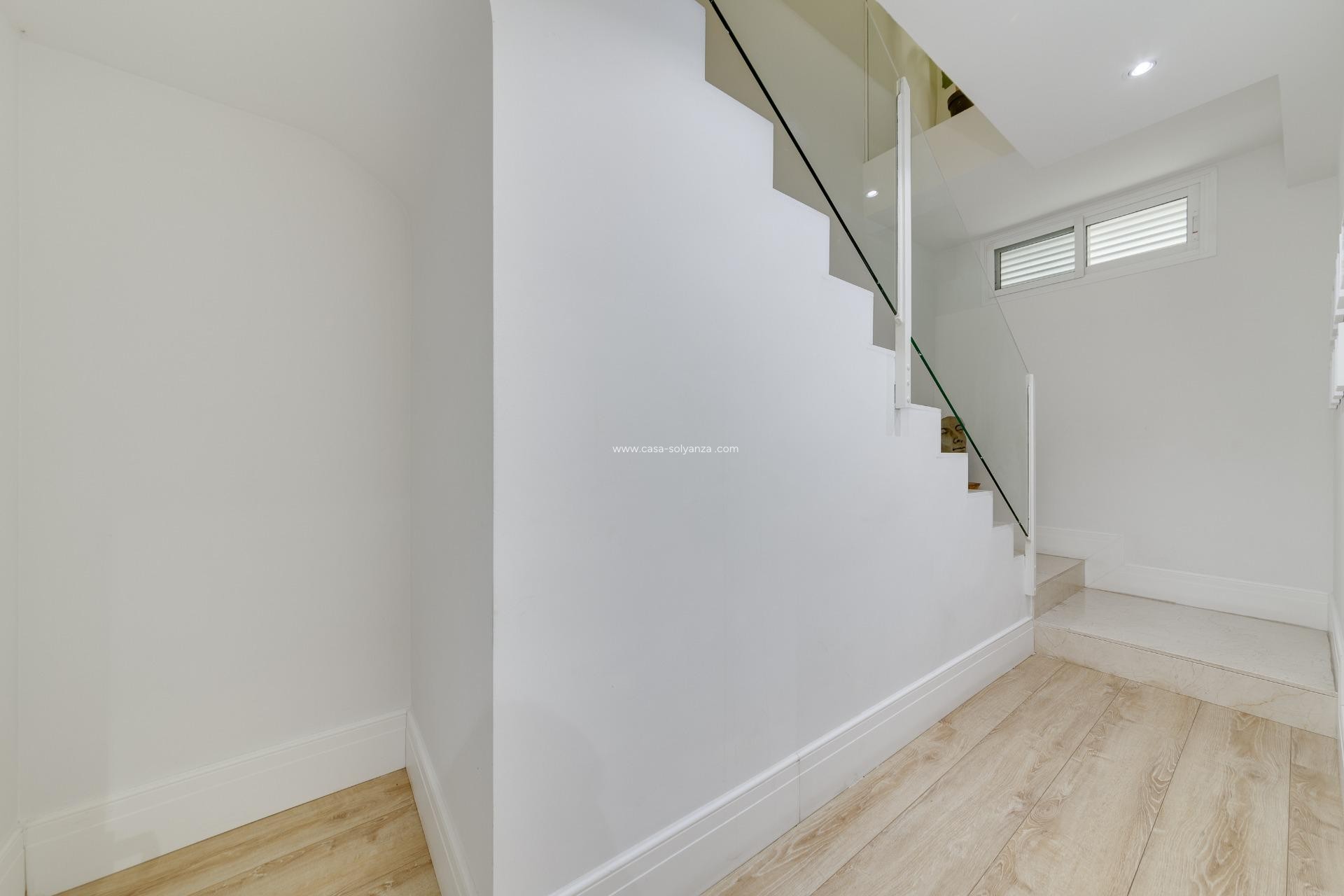 Resale - Apartment / flat - Torrevieja - Playa del Cura