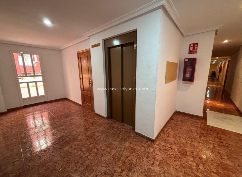 Resale - Apartment / flat - Torrevieja - Playa del Cura