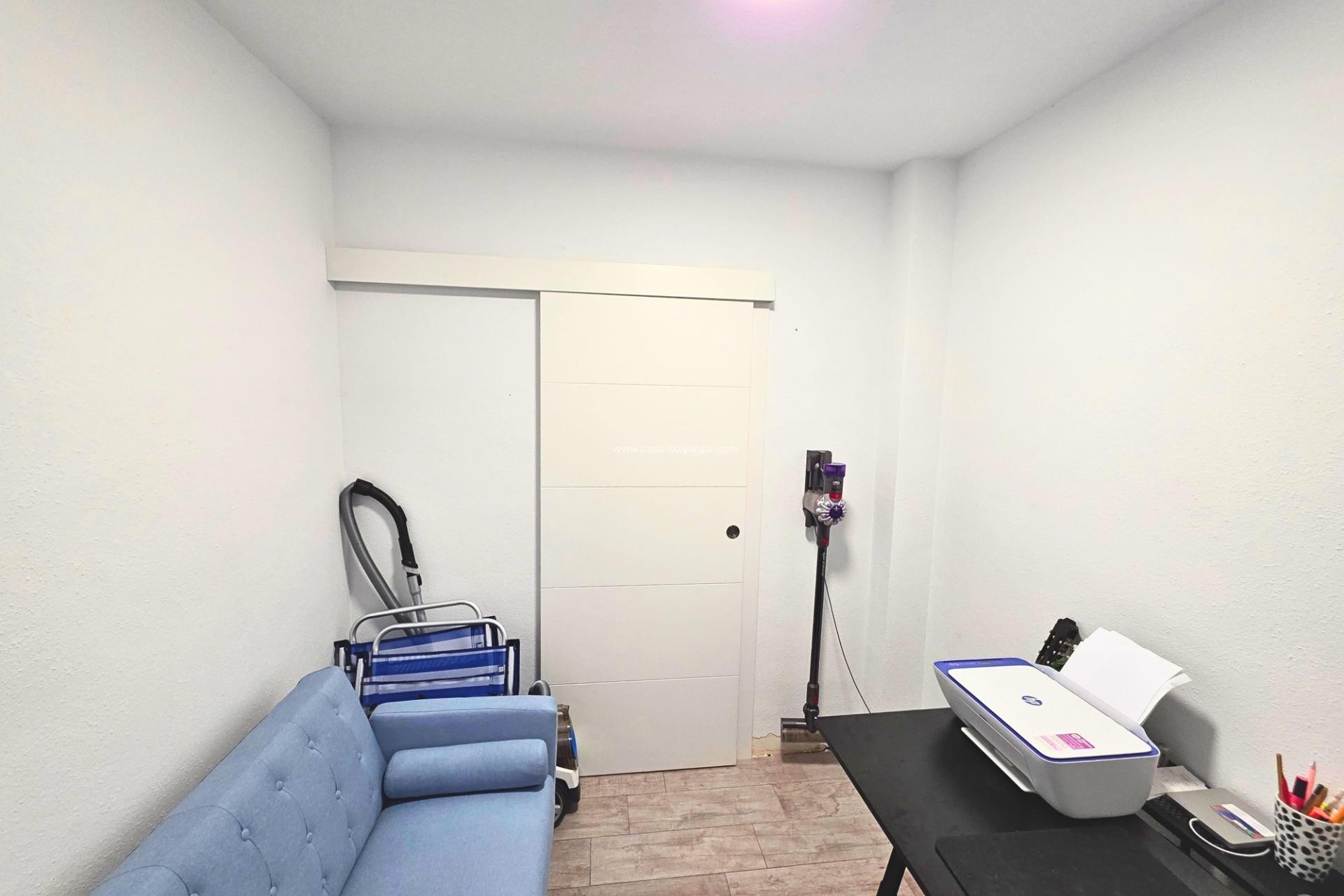 Resale - Apartment / flat - Torrevieja - Playa del Cura