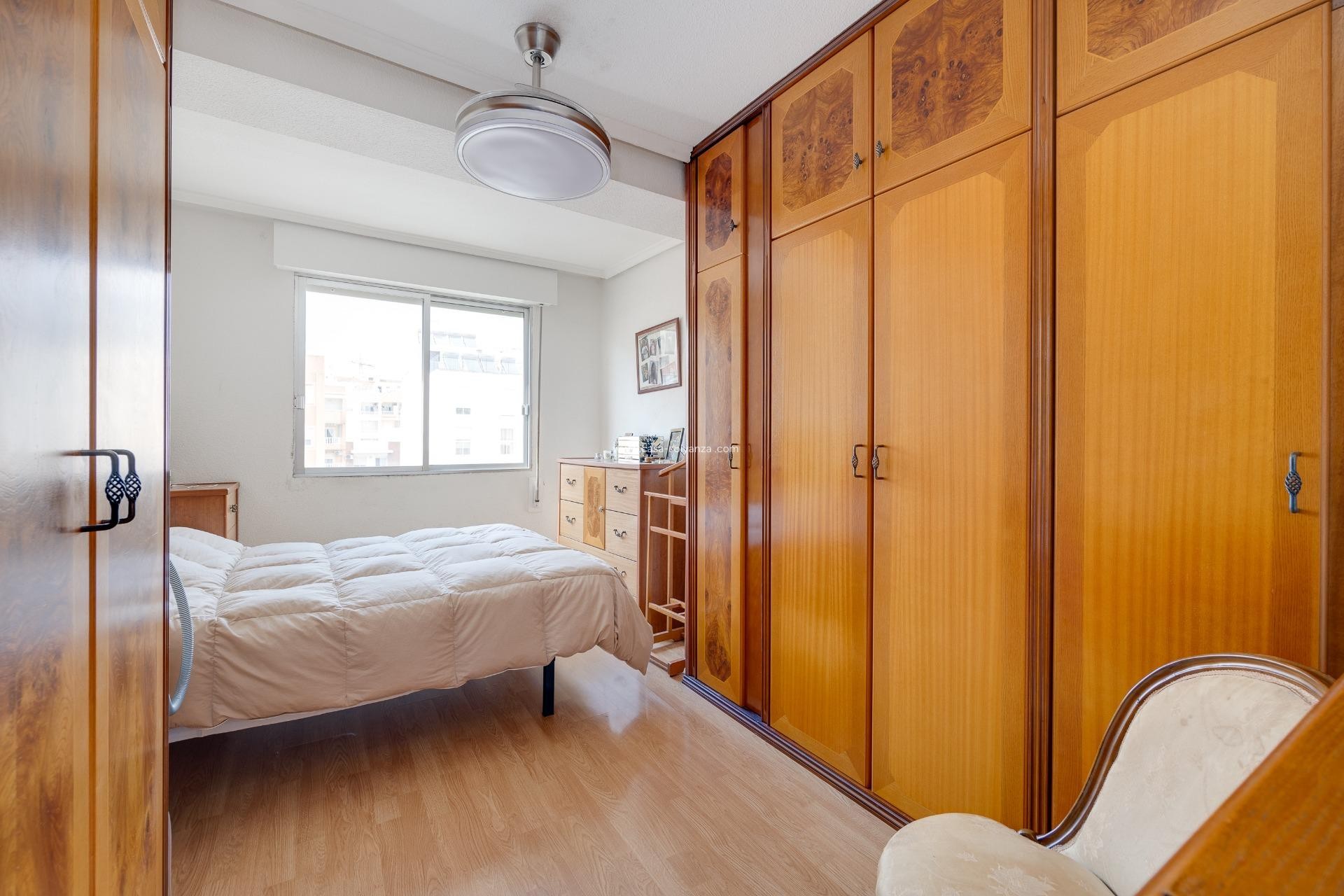 Resale - Apartment / flat - Torrevieja - Playa del Cura