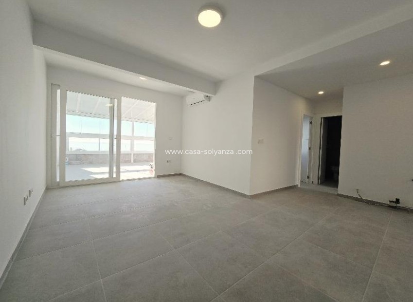 Resale - Apartment / flat - Torrevieja - Playa del Cura