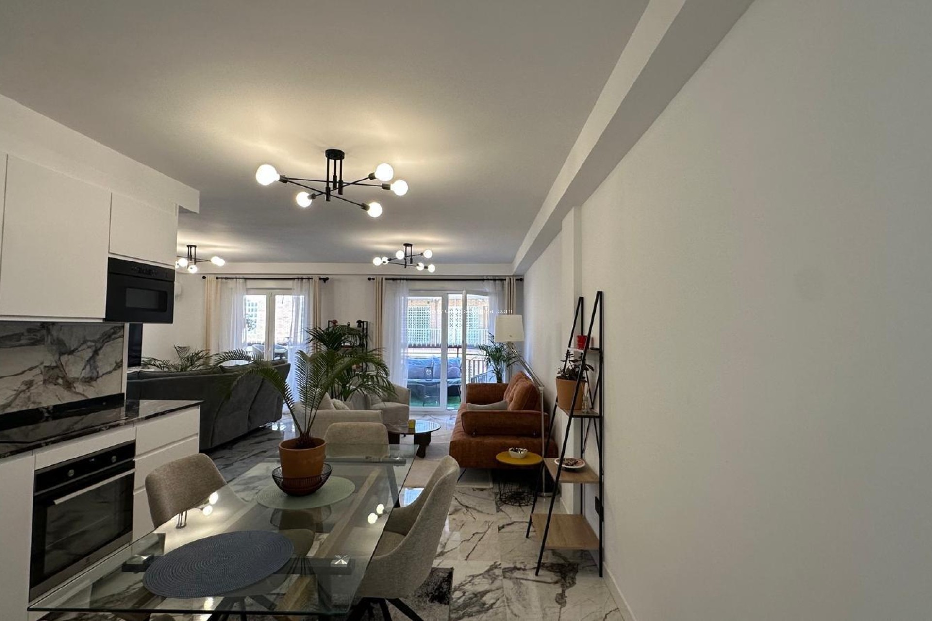 Resale - Apartment / flat - Torrevieja - Playa del Cura