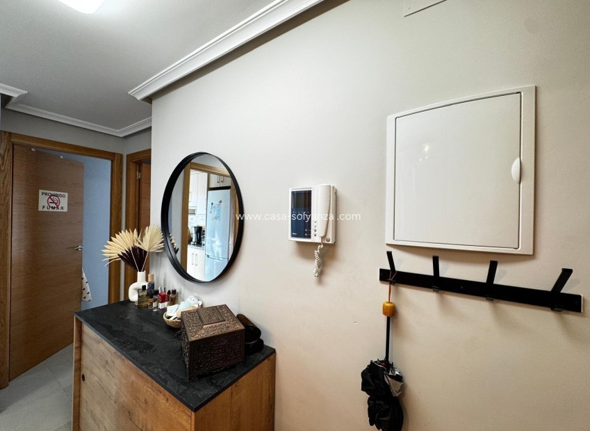 Resale - Apartment / flat - Torrevieja - Playa del Cura