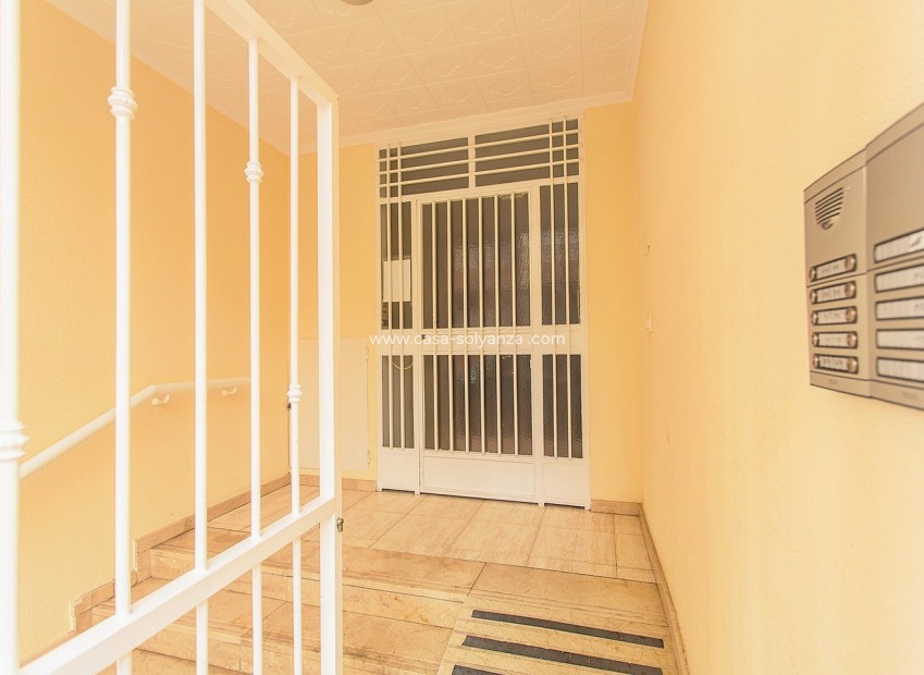 Resale - Apartment / flat - Torrevieja - Playa del Cura