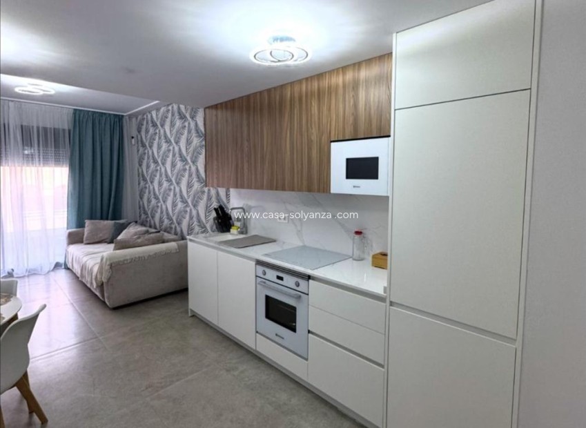 Resale - Apartment / flat - Torrevieja - Playa del Cura