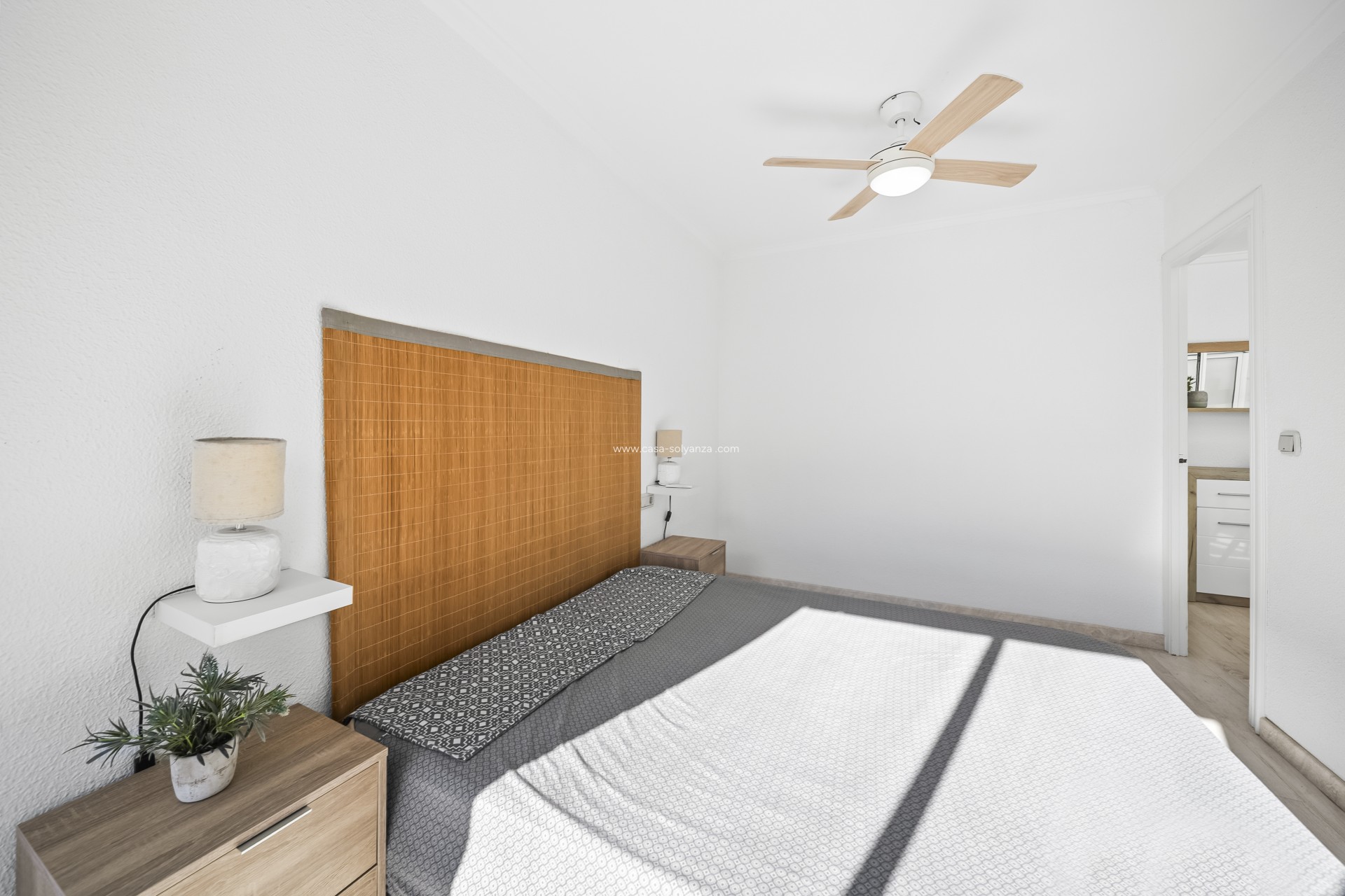 Resale - Apartment / flat - Torrevieja - Puerto