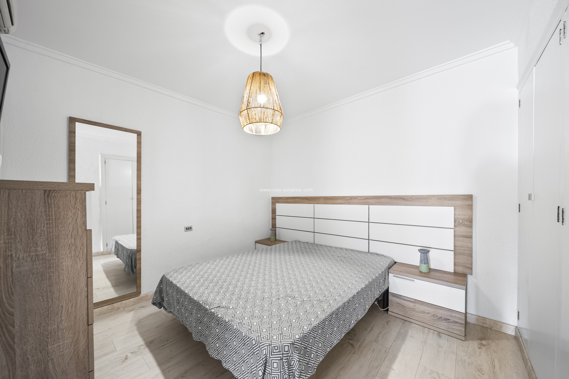 Resale - Apartment / flat - Torrevieja - Puerto