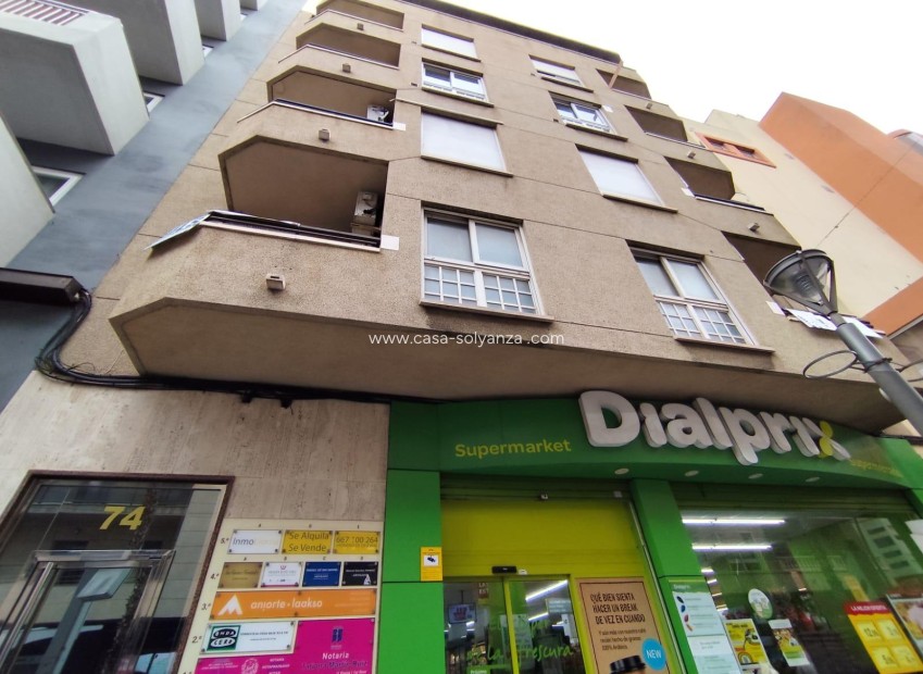 Resale - Apartment / flat - Torrevieja - Puerto