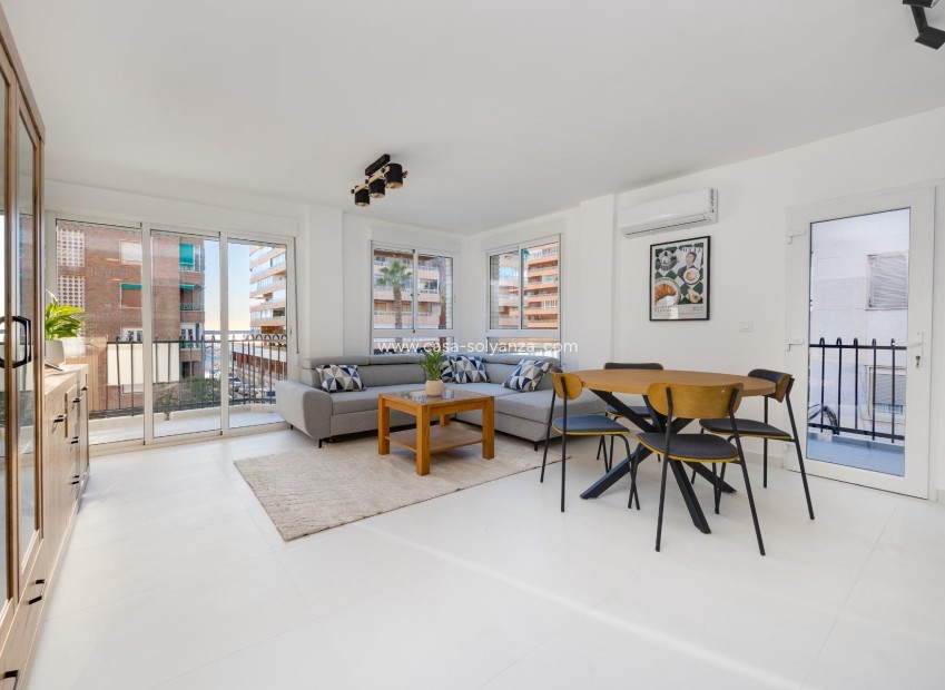 Resale - Apartment / flat - Torrevieja - Puerto