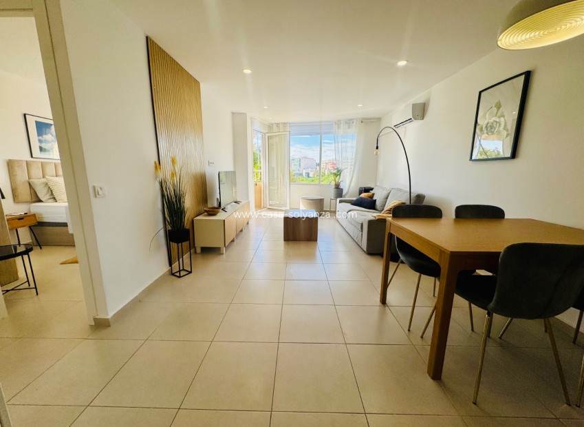 Resale - Apartment / flat - Torrevieja - Puerto