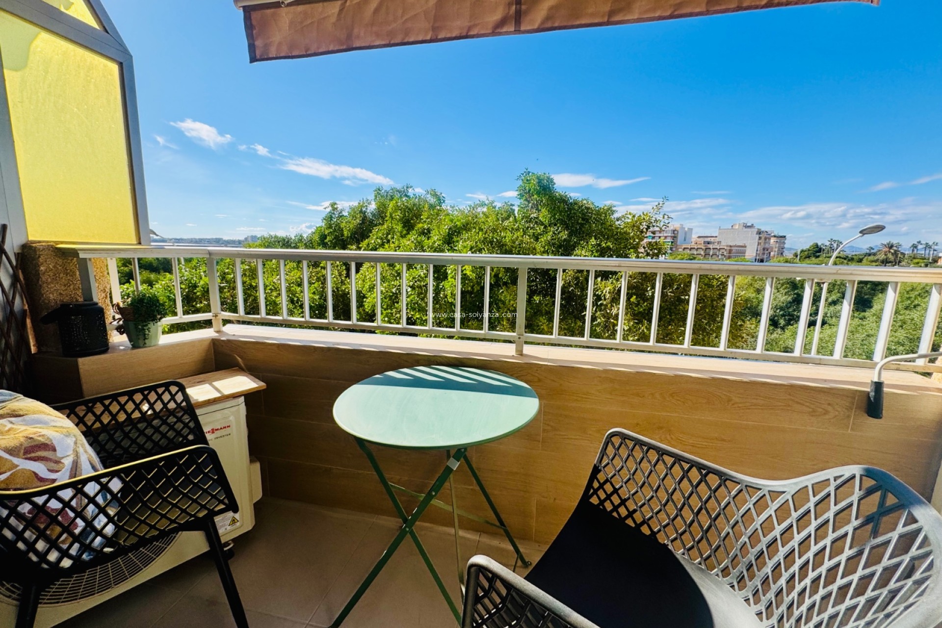 Resale - Apartment / flat - Torrevieja - Puerto