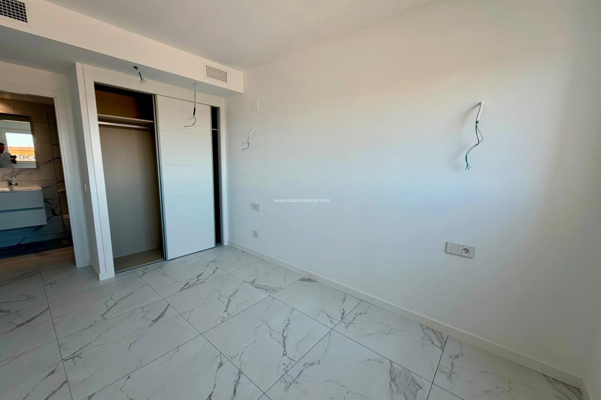 Resale - Apartment / flat - Torrevieja - Punta Prima