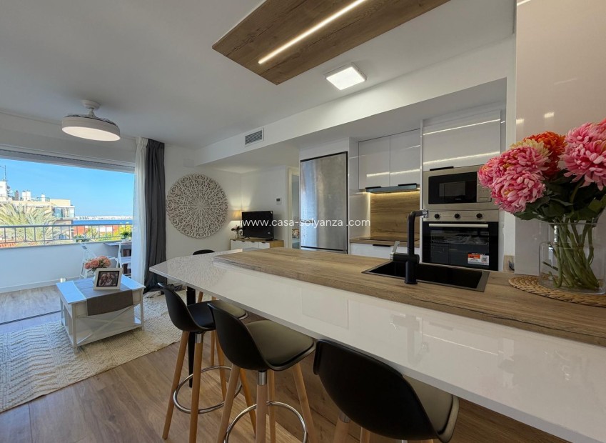 Resale - Apartment / flat - Torrevieja - Punta Prima