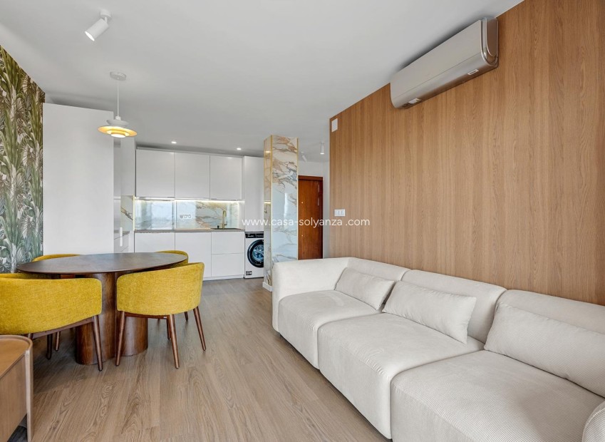 Resale - Apartment / flat - Torrevieja - Punta Prima