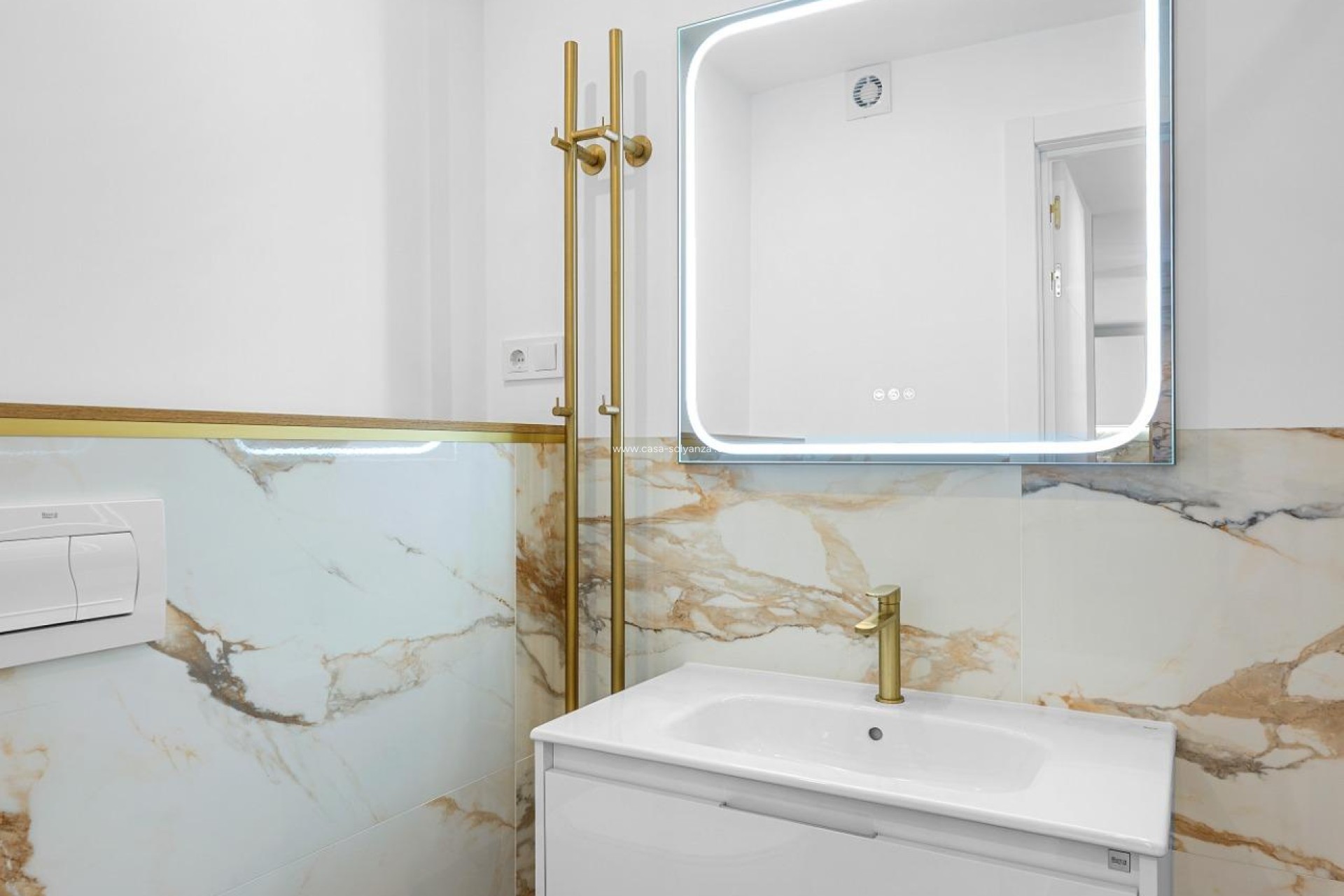 Resale - Apartment / flat - Torrevieja - Punta Prima