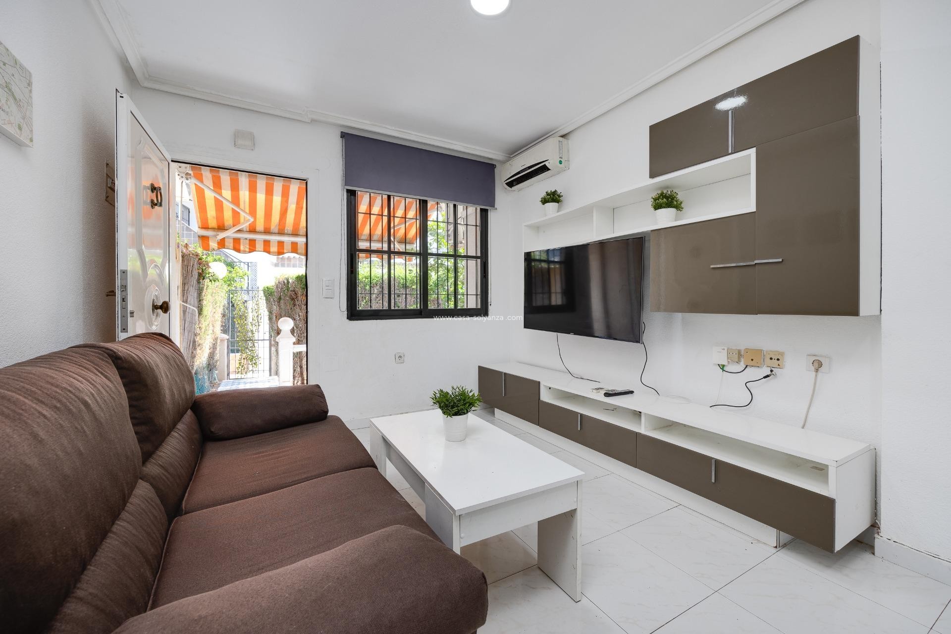 Resale - Apartment / flat - Torrevieja - Punta Prima