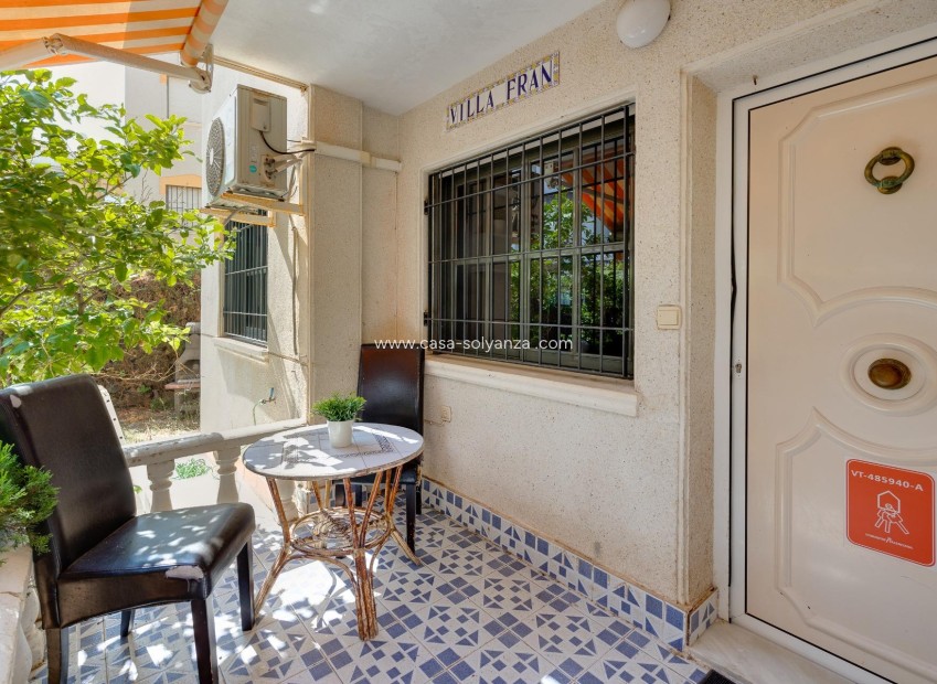 Resale - Apartment / flat - Torrevieja - Punta Prima