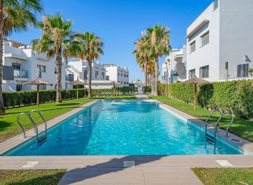 Resale - Apartment / flat - Torrevieja - Punta Prima