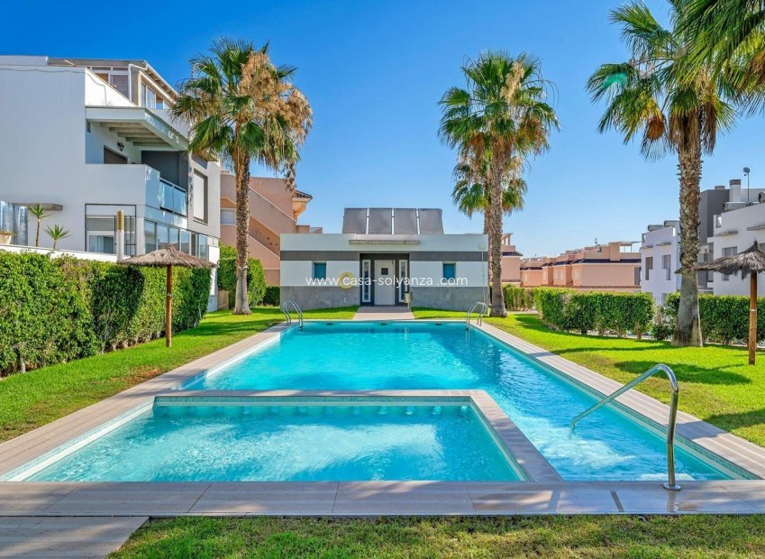 Resale - Apartment / flat - Torrevieja - Punta Prima
