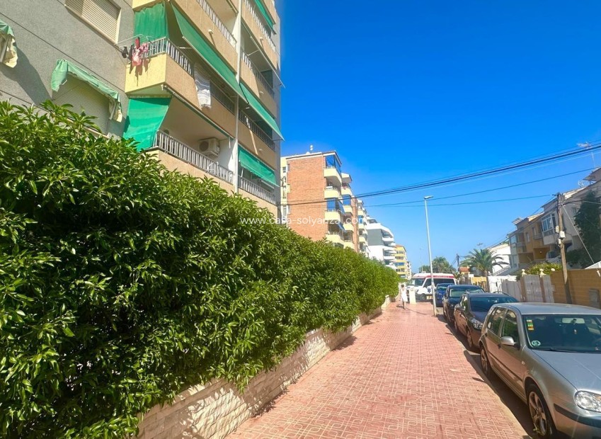 Resale - Apartment / flat - Torrevieja - Punta Prima