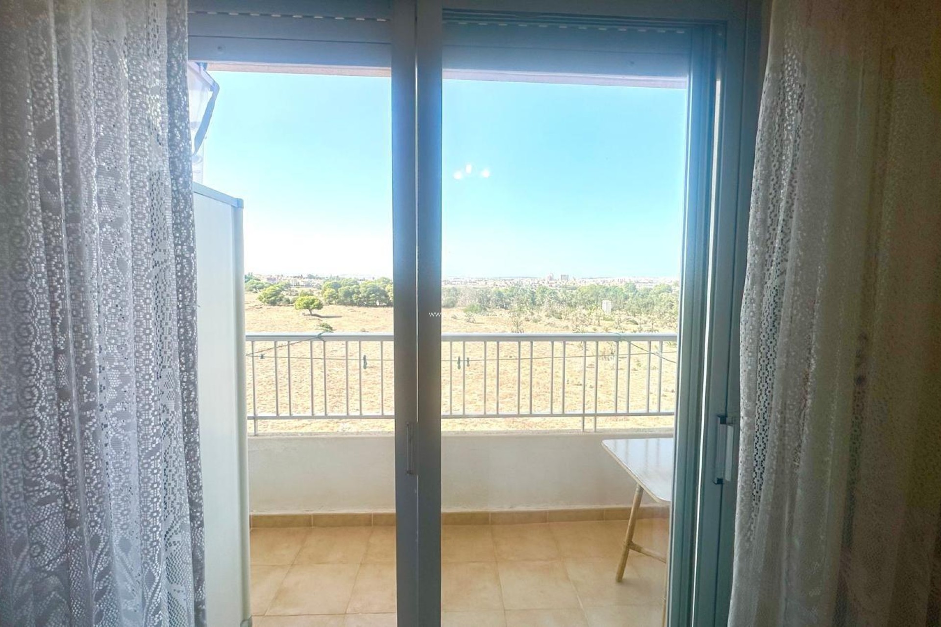 Resale - Apartment / flat - Torrevieja - Punta Prima