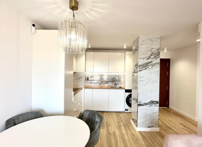 Resale - Apartment / flat - Torrevieja - Punta Prima
