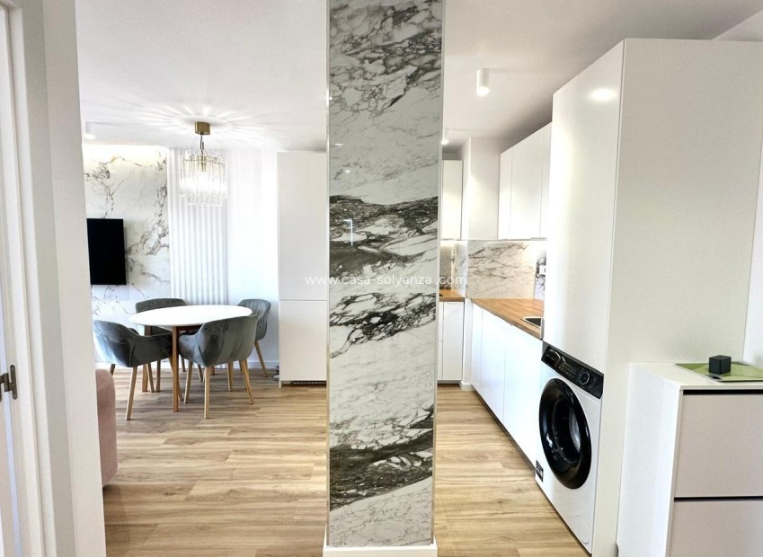 Resale - Apartment / flat - Torrevieja - Punta Prima