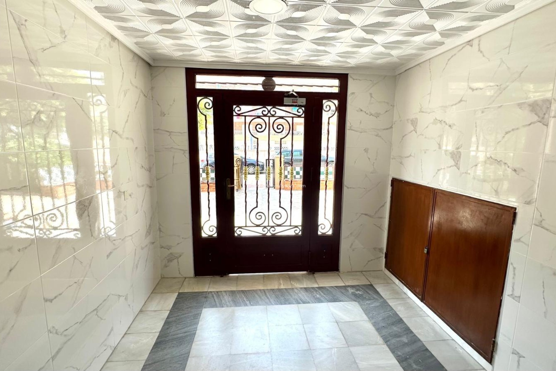 Resale - Apartment / flat - Torrevieja - Punta Prima