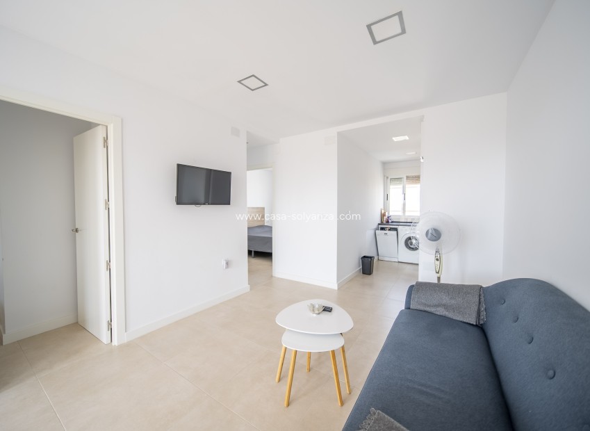 Resale - Apartment / flat - Torrevieja - Punta Prima
