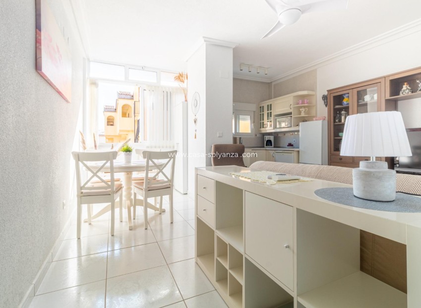 Resale - Apartment / flat - Torrevieja - Punta Prima