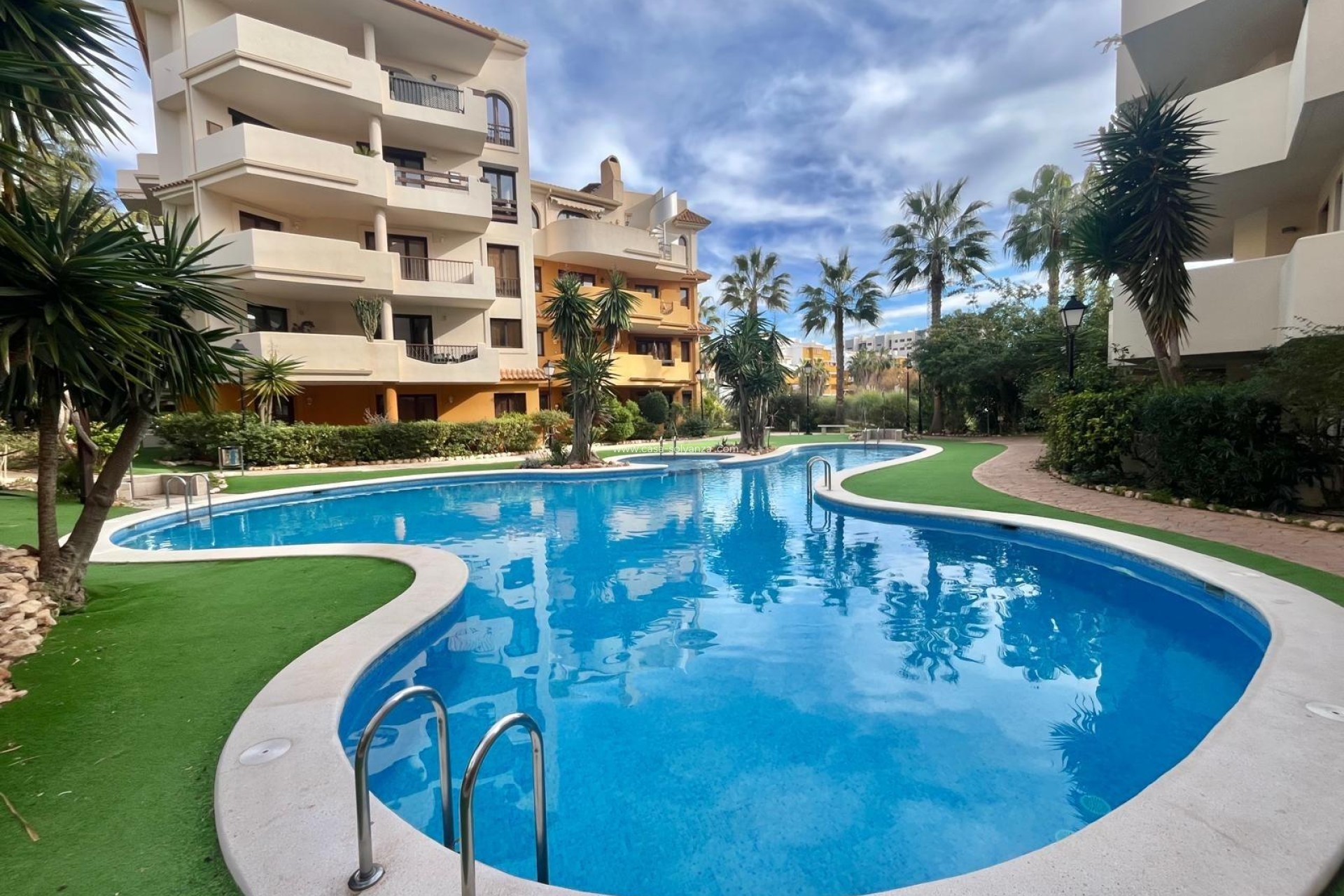 Resale - Apartment / flat - Torrevieja - Punta Prima