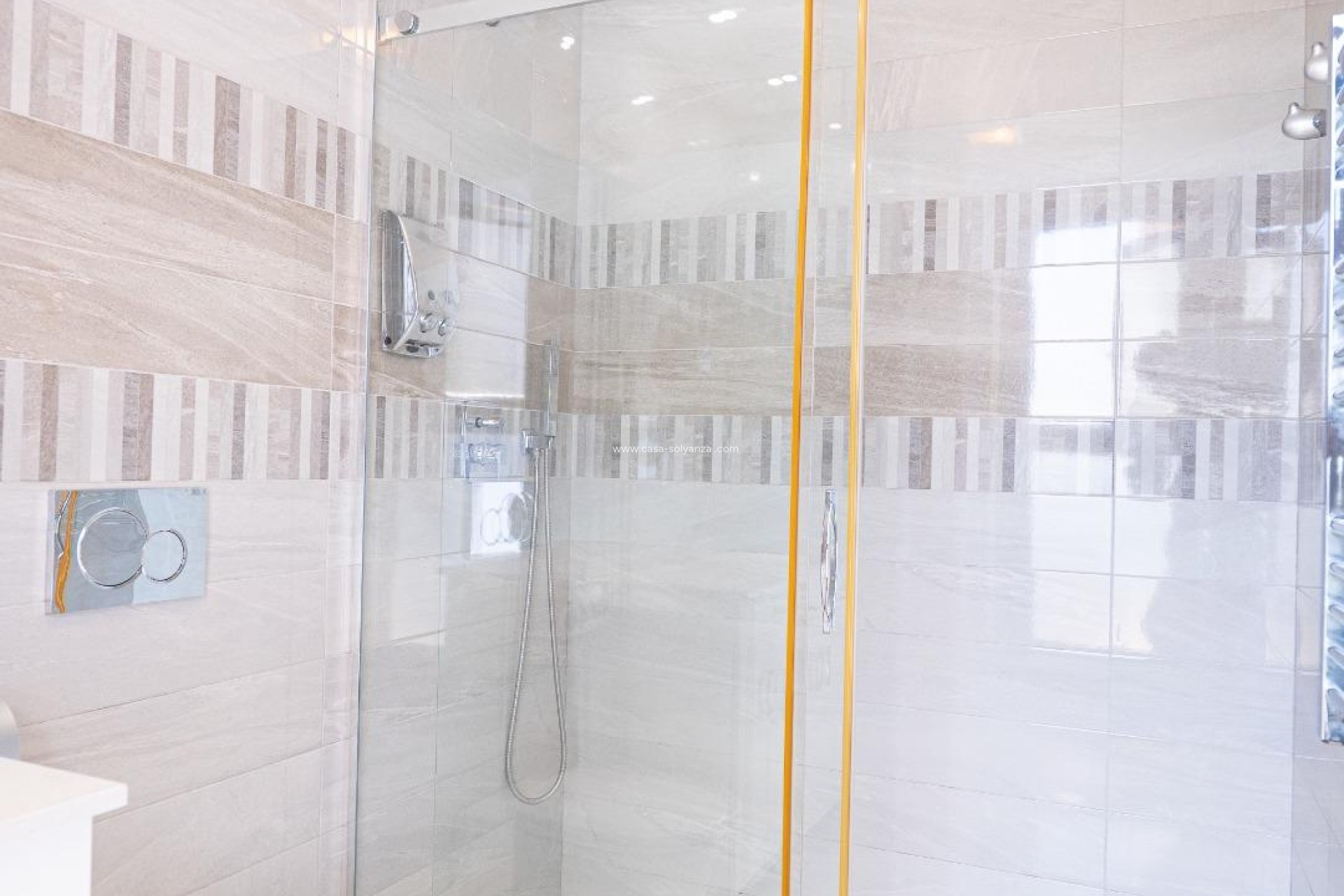 Resale - Apartment / flat - Torrevieja - Punta Prima