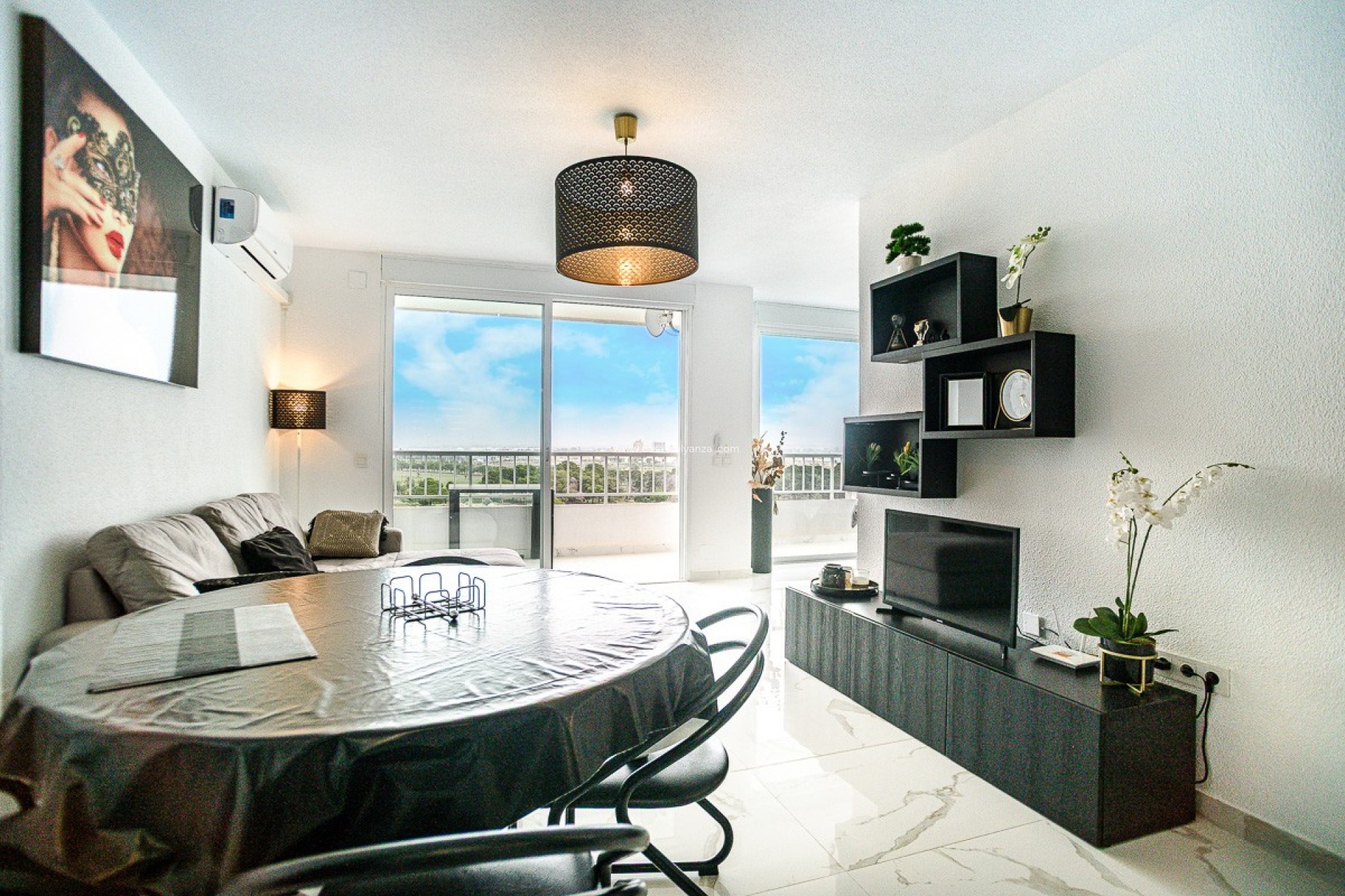 Resale - Apartment / flat - Torrevieja - Punta Prima