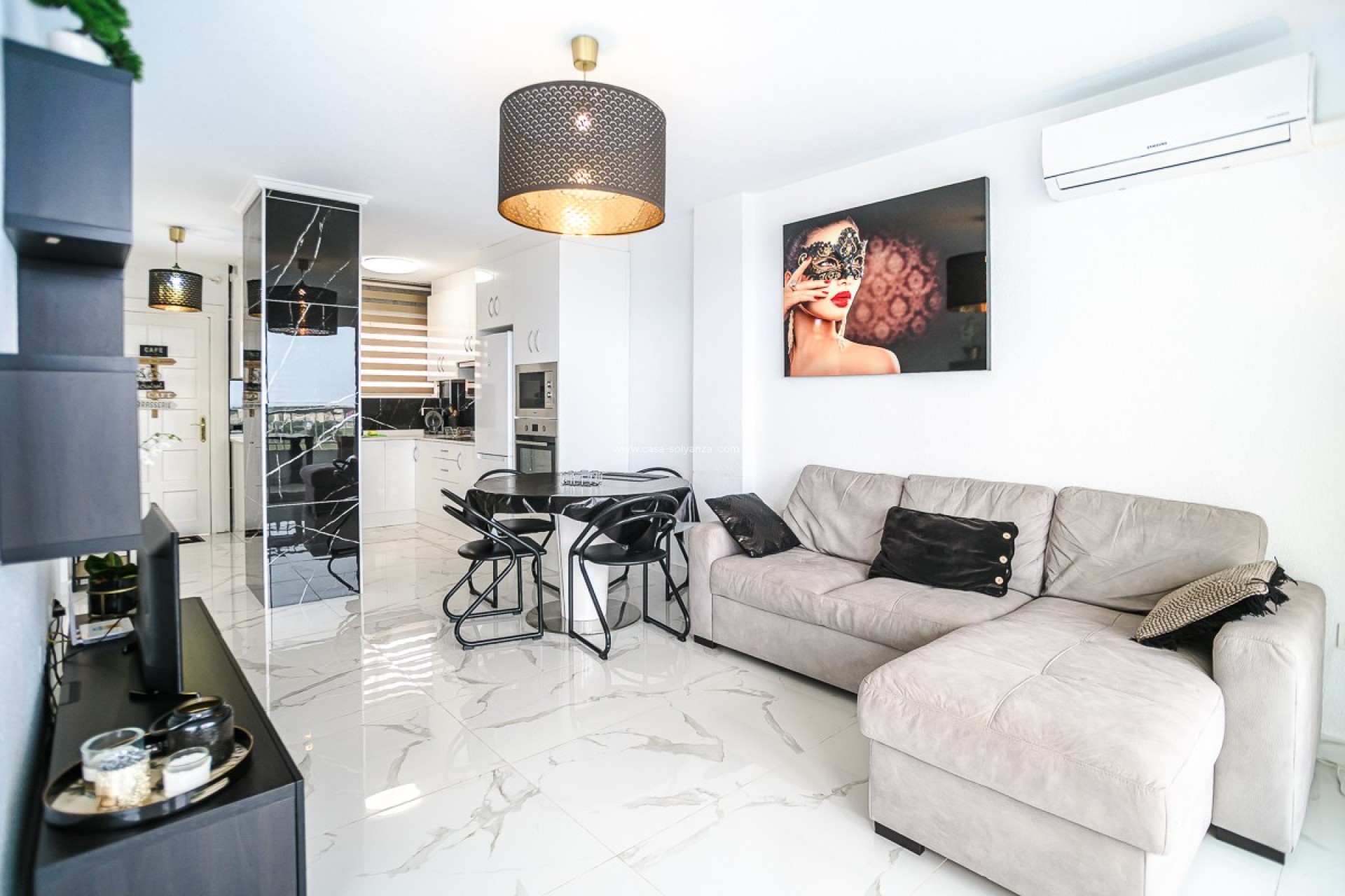 Resale - Apartment / flat - Torrevieja - Punta Prima