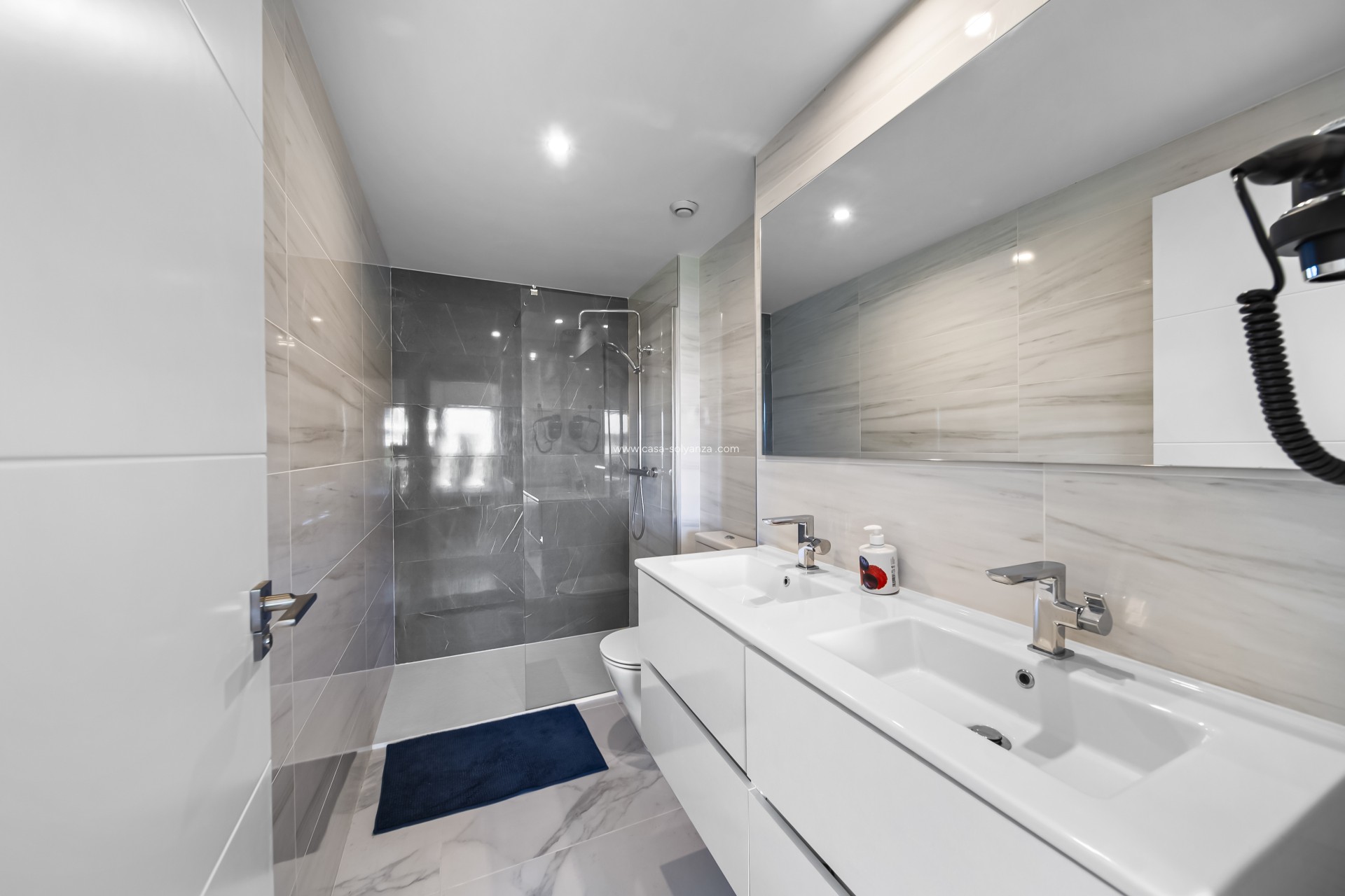 Resale - Apartment / flat - Torrevieja - Punta Prima