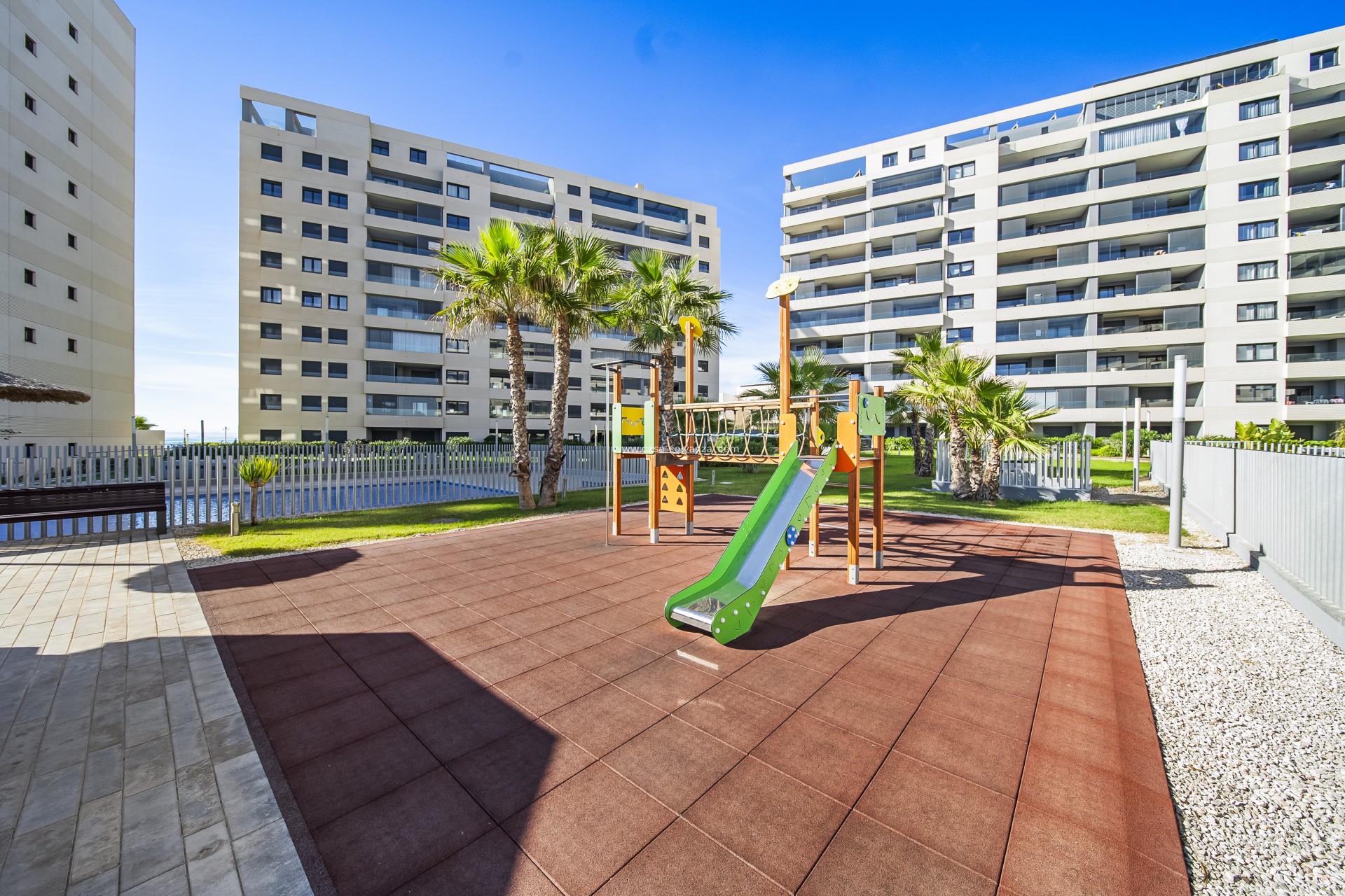 Resale - Apartment / flat - Torrevieja - Punta Prima