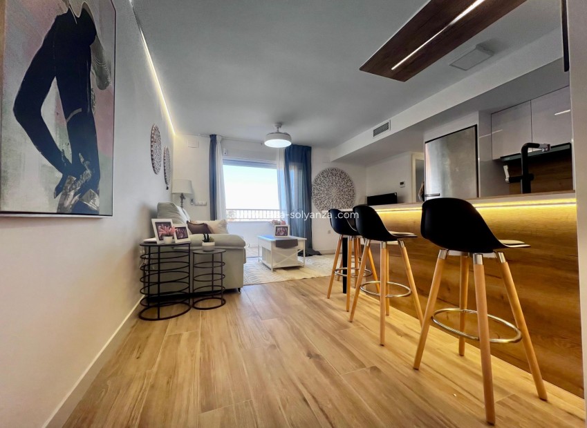 Resale - Apartment / flat - Torrevieja - Punta Prima