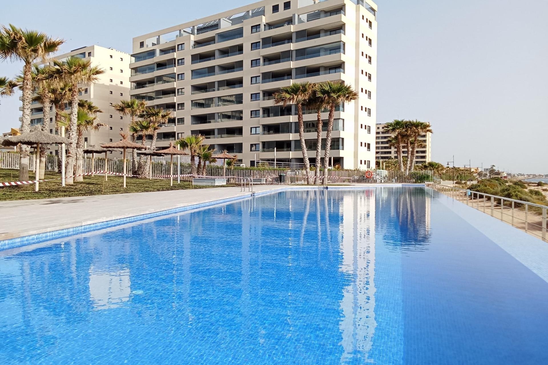 Resale - Apartment / flat - Torrevieja - Punta Prima