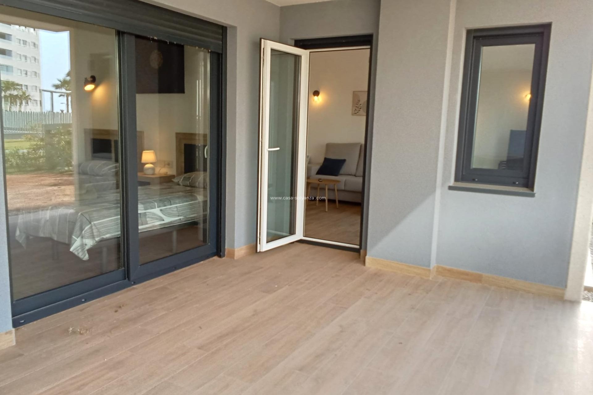 Resale - Apartment / flat - Torrevieja - Punta Prima