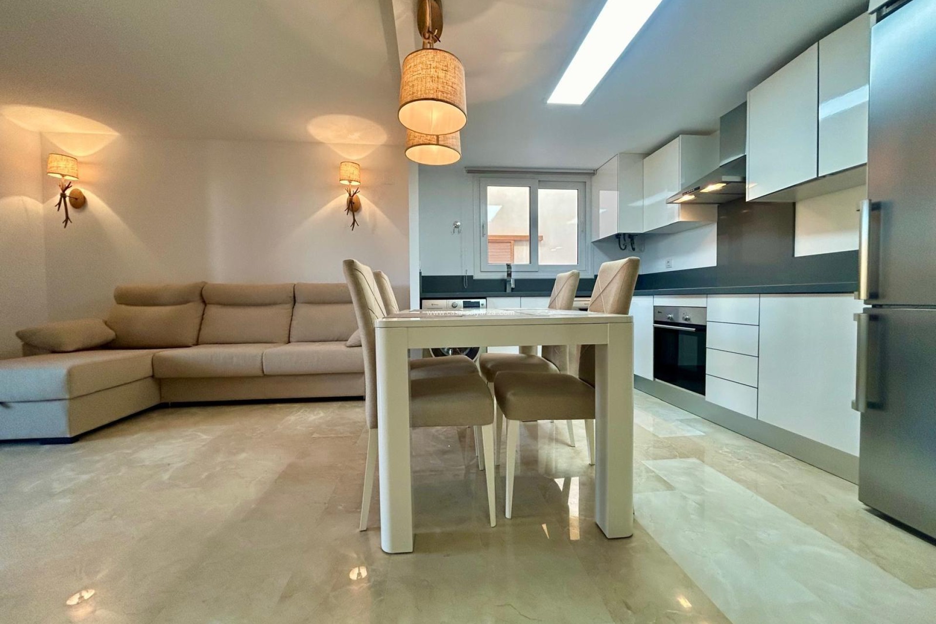 Resale - Apartment / flat - Torrevieja - Punta Prima
