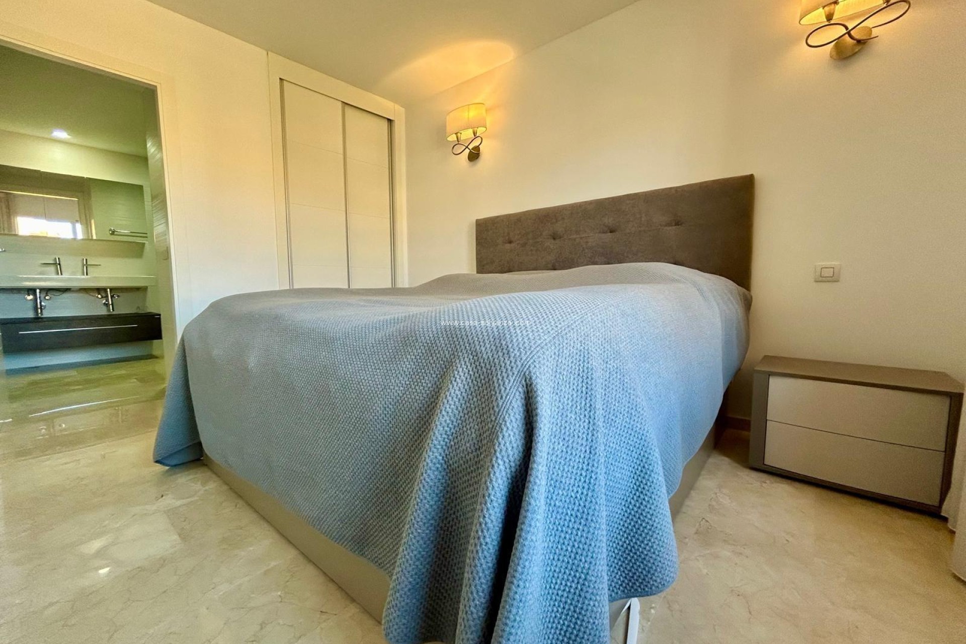 Resale - Apartment / flat - Torrevieja - Punta Prima