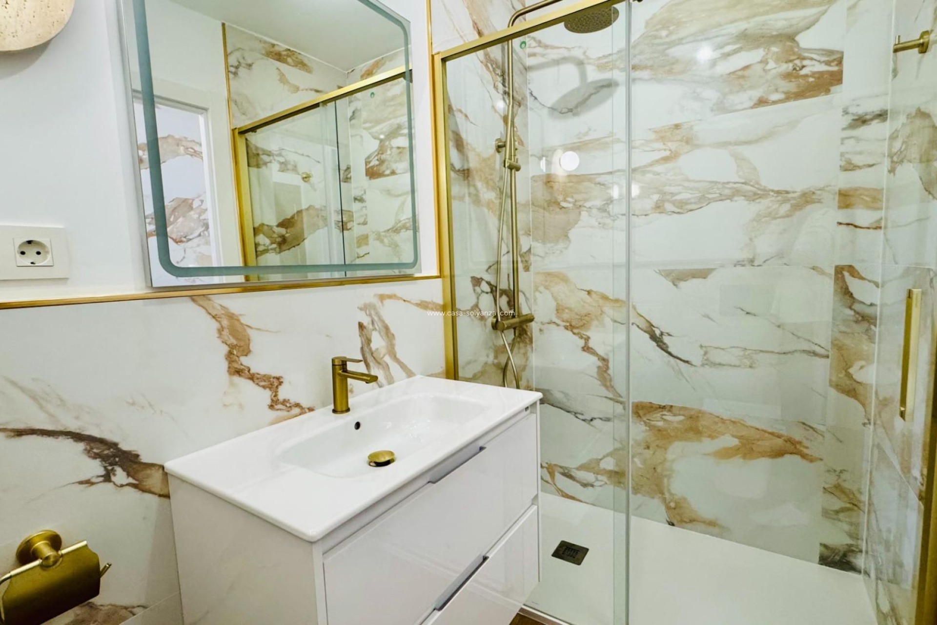 Resale - Apartment / flat - Torrevieja - Punta Prima