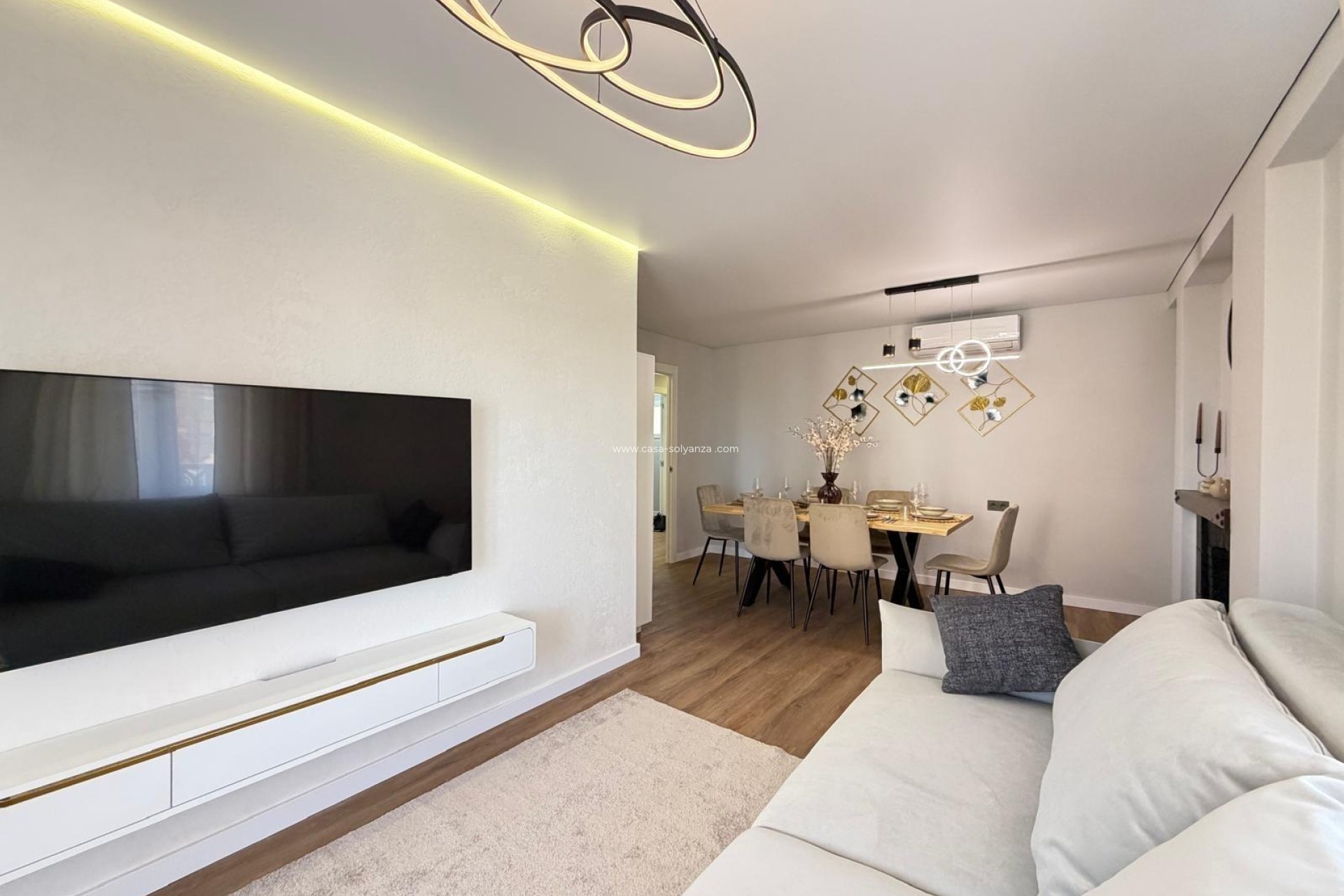 Resale - Apartment / flat - Torrevieja - Punta Prima