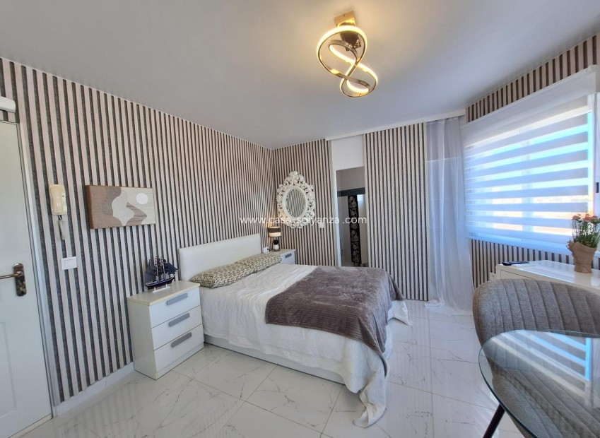 Resale - Apartment / flat - Torrevieja - Torrejón