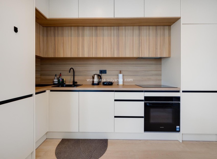 Resale - Apartment / flat - Torrevieja - Torrevieja Centro