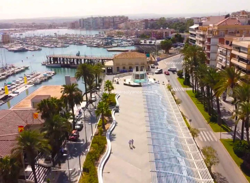 Resale - Apartment / flat - Torrevieja - Torrevieja Centro